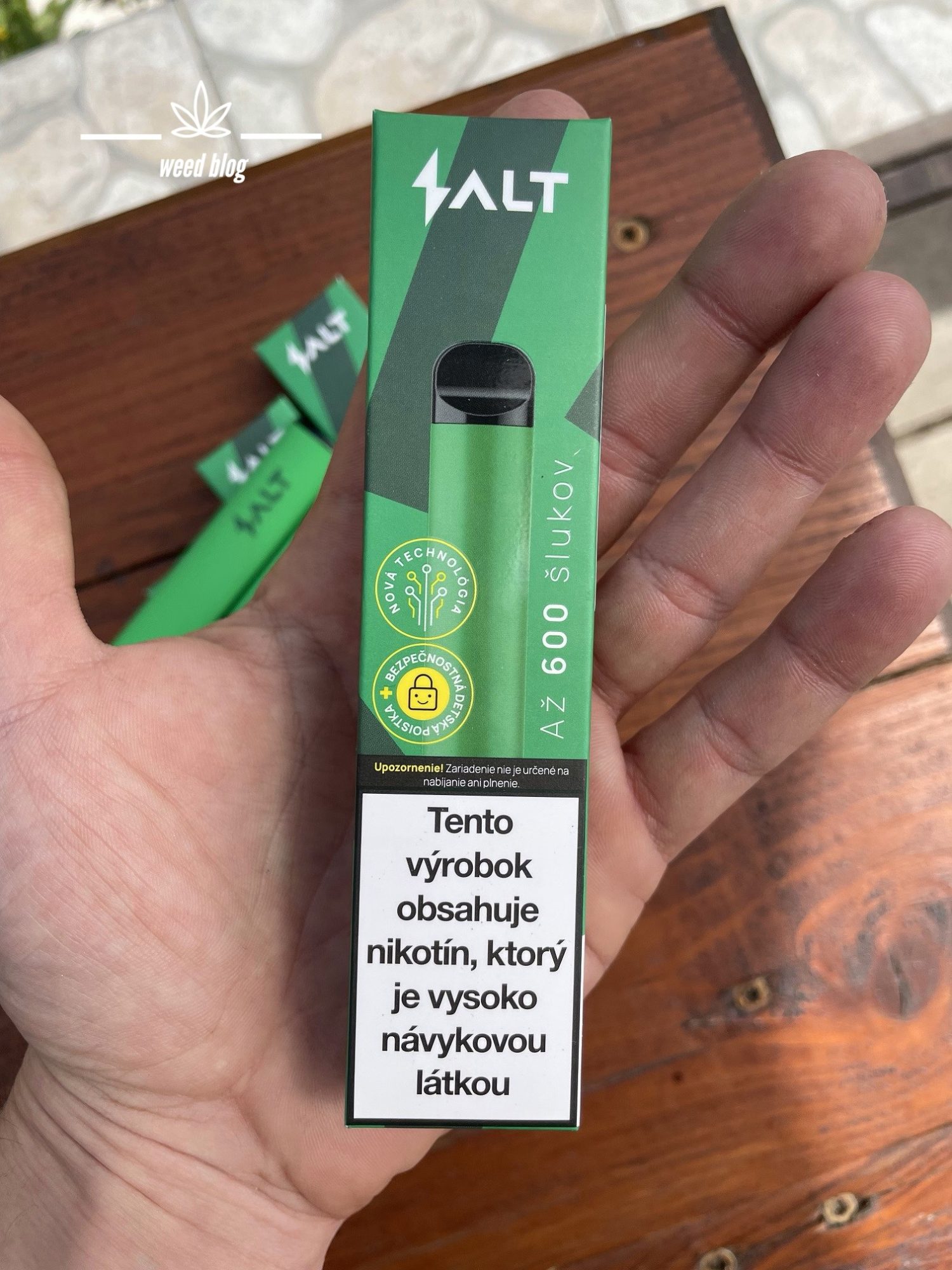 Vynovený Salt Switch vape pen má lepšiu výdrž, ale aj lepšiu chuť či hustejšiu vodnú paru